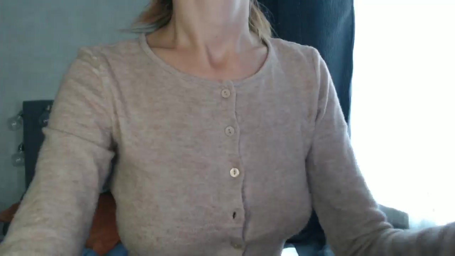 Gallery image thumbnail from Nora_Sweet's myfreecams stream on, 08/21/2024, 08:08 image 2 of 20