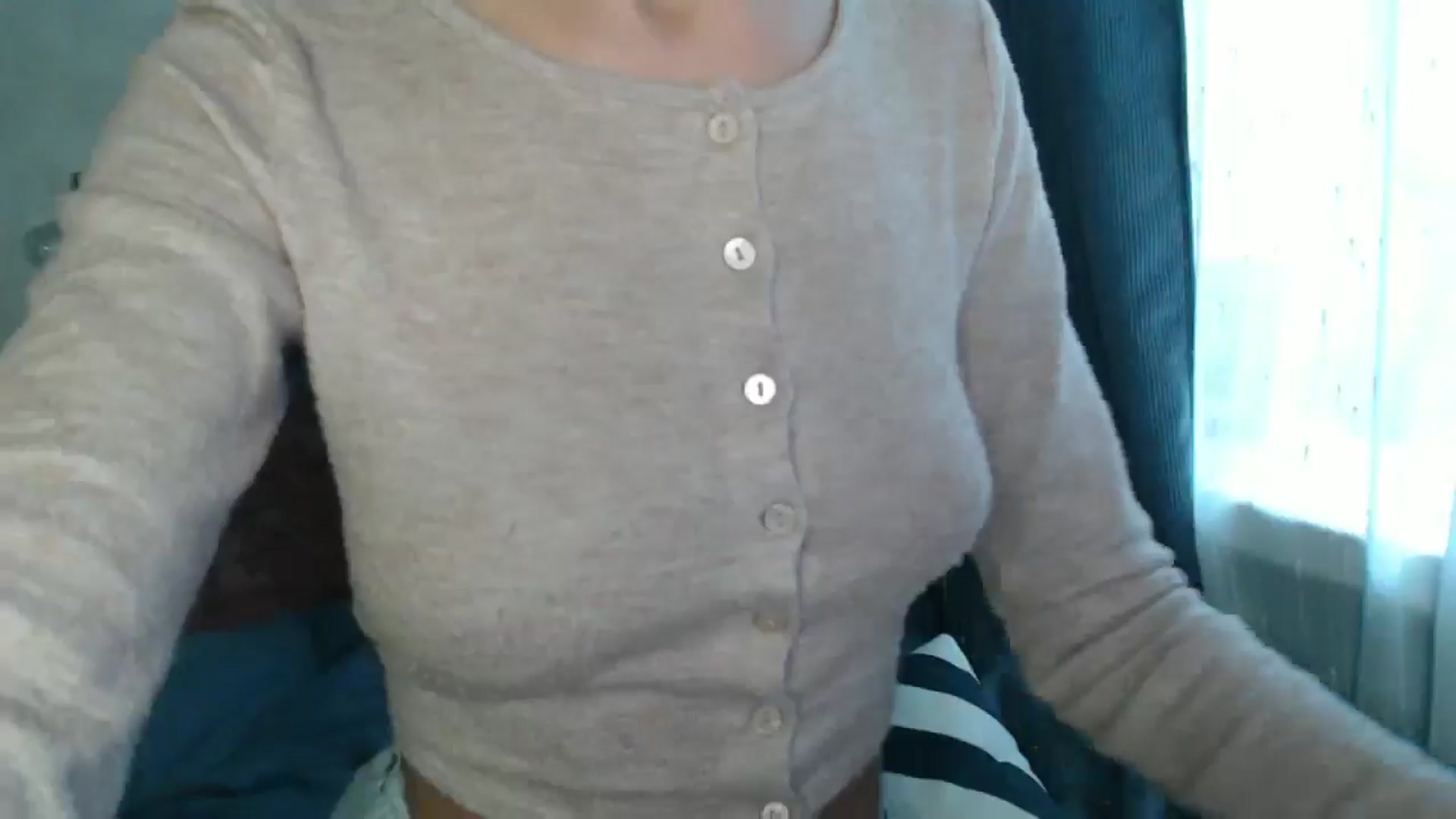 Gallery image thumbnail from Nora_Sweet's myfreecams stream on, 08/22/2024, 12:19 image 14 of 20