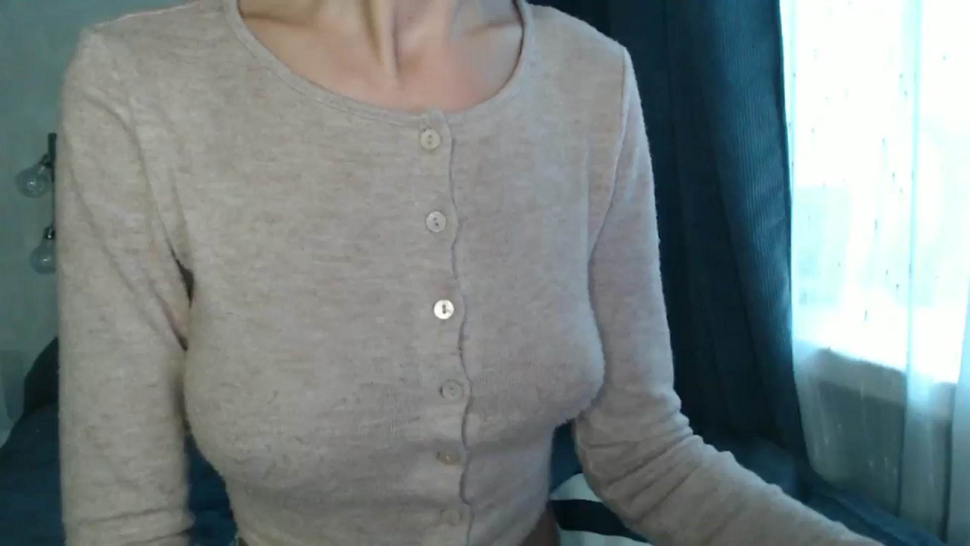 Gallery image thumbnail from Nora_Sweet's myfreecams stream on, 08/22/2024, 12:19 image 8 of 20