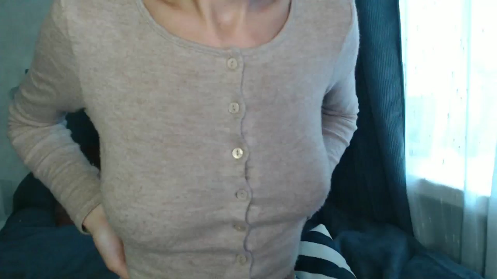 Gallery image thumbnail from Nora_Sweet's myfreecams stream on, 08/22/2024, 12:19 image 13 of 20
