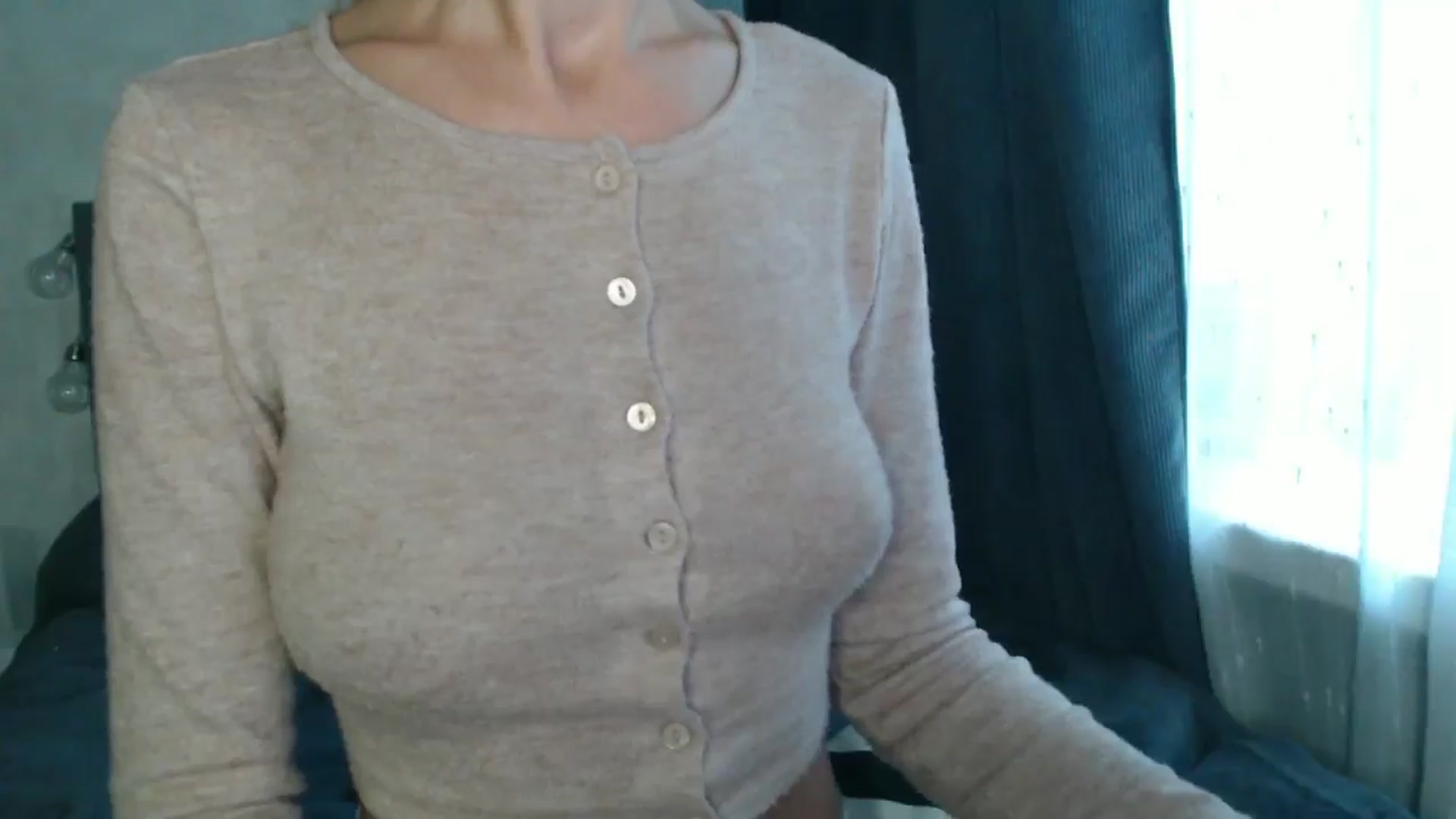 Gallery image thumbnail from Nora_Sweet's myfreecams stream on, 08/22/2024, 12:19 image 12 of 20