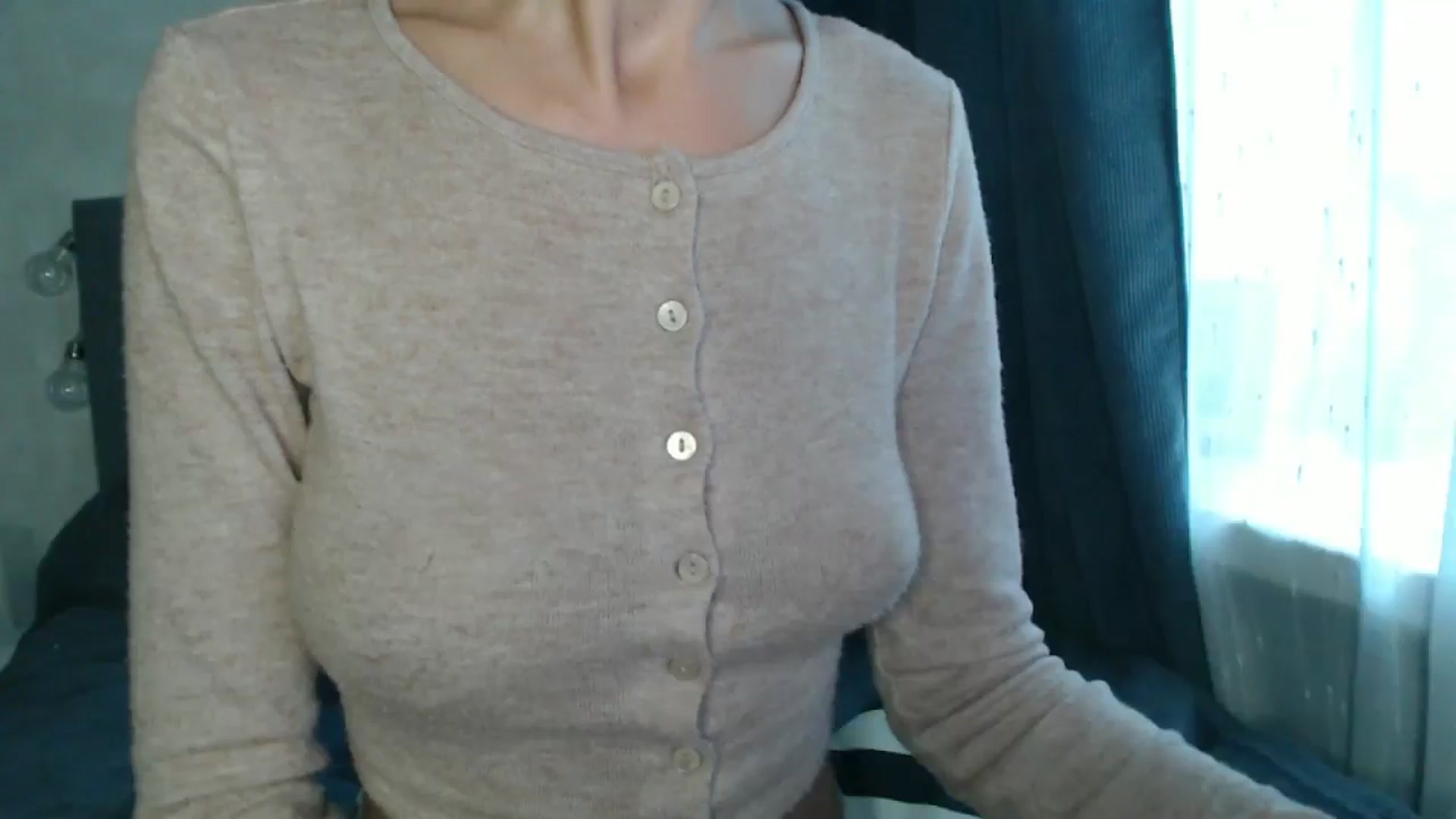 Gallery image thumbnail from Nora_Sweet's myfreecams stream on, 08/22/2024, 12:19 image 7 of 20