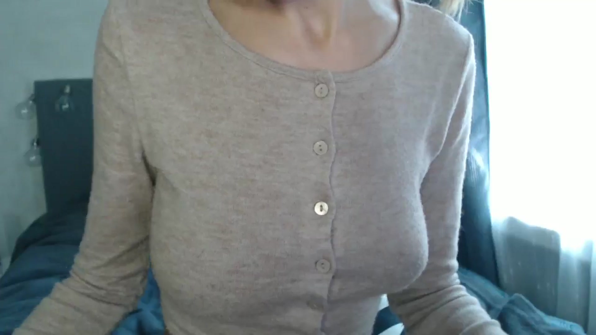 Gallery image thumbnail from Nora_Sweet's myfreecams stream on, 08/23/2024, 08:53 image 6 of 20