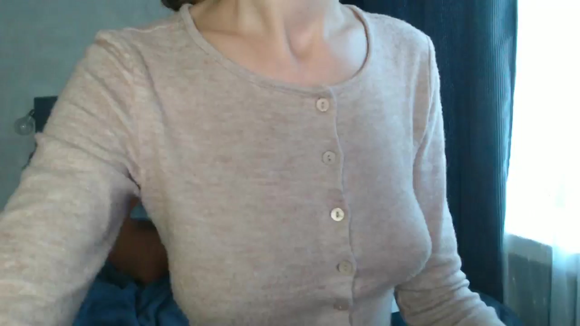 Gallery image thumbnail from Nora_Sweet's myfreecams stream on, 08/24/2024, 09:23 image 15 of 20