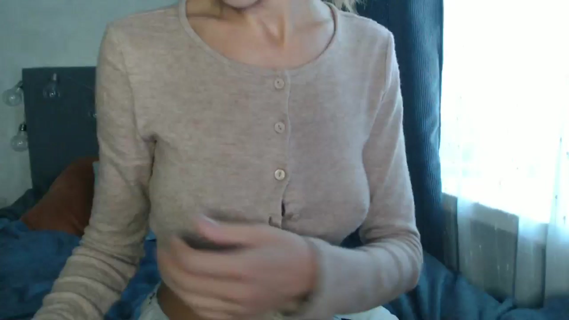 Gallery image thumbnail from Nora_Sweet's myfreecams stream on, 08/25/2024, 09:29 image 8 of 20