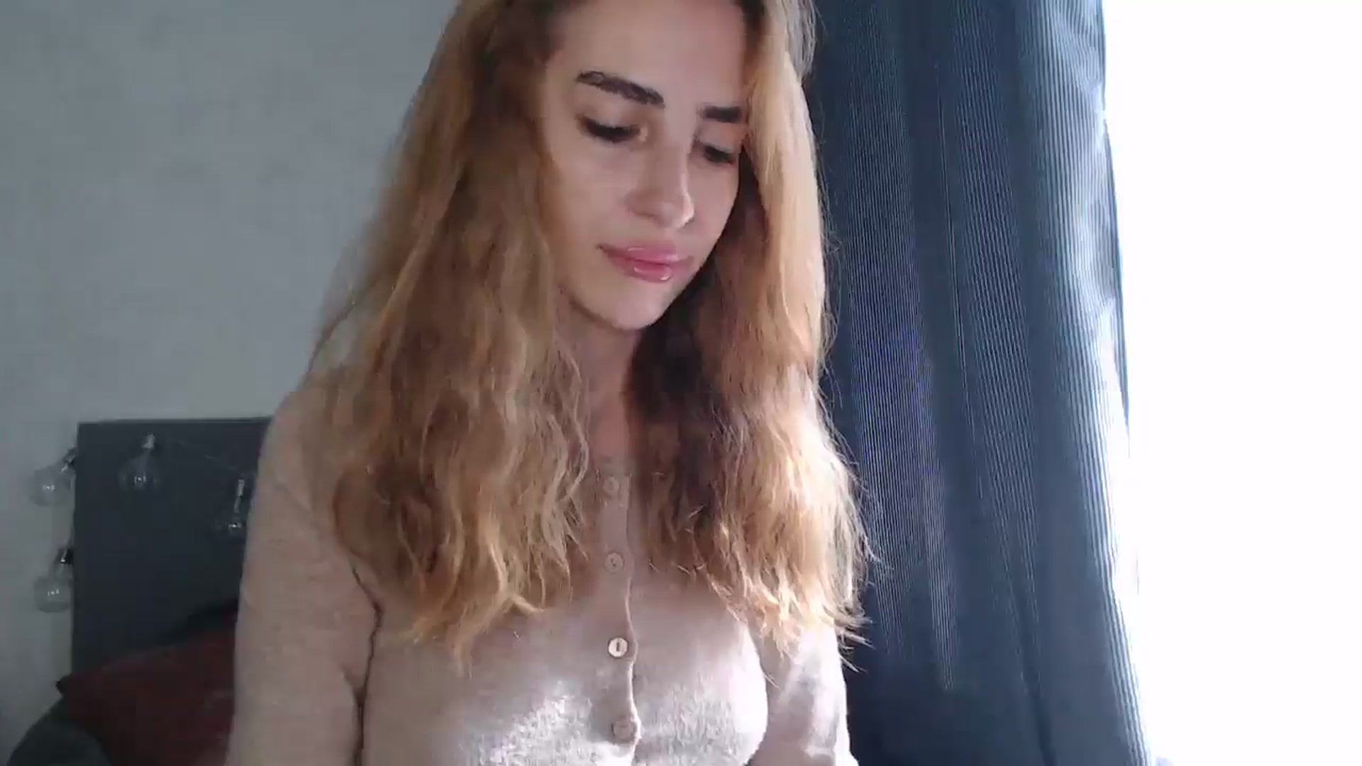 Gallery image thumbnail from Nora_Sweet's myfreecams stream on, 08/28/2024, 07:41 image 6 of 20