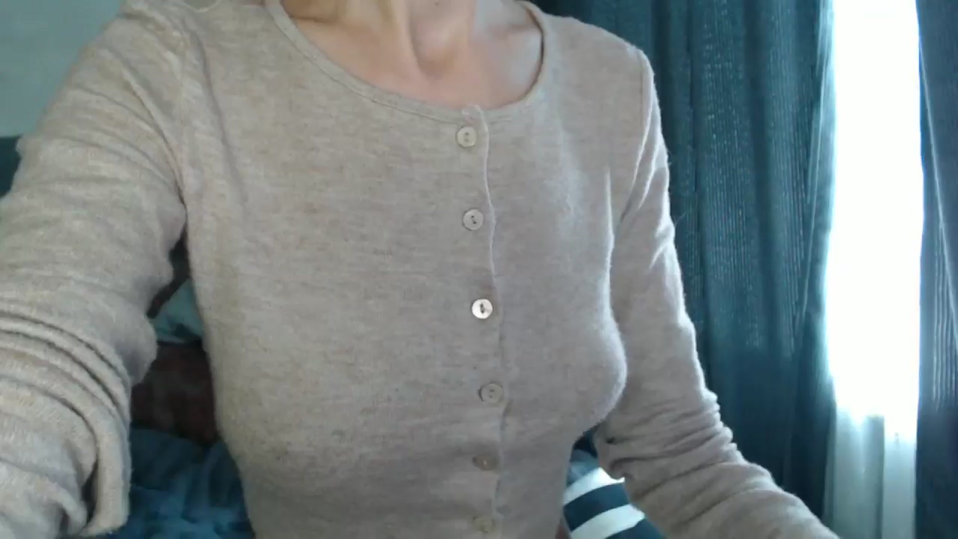 Gallery image thumbnail from Nora_Sweet's myfreecams stream on, 08/29/2024, 08:06 image 19 of 20