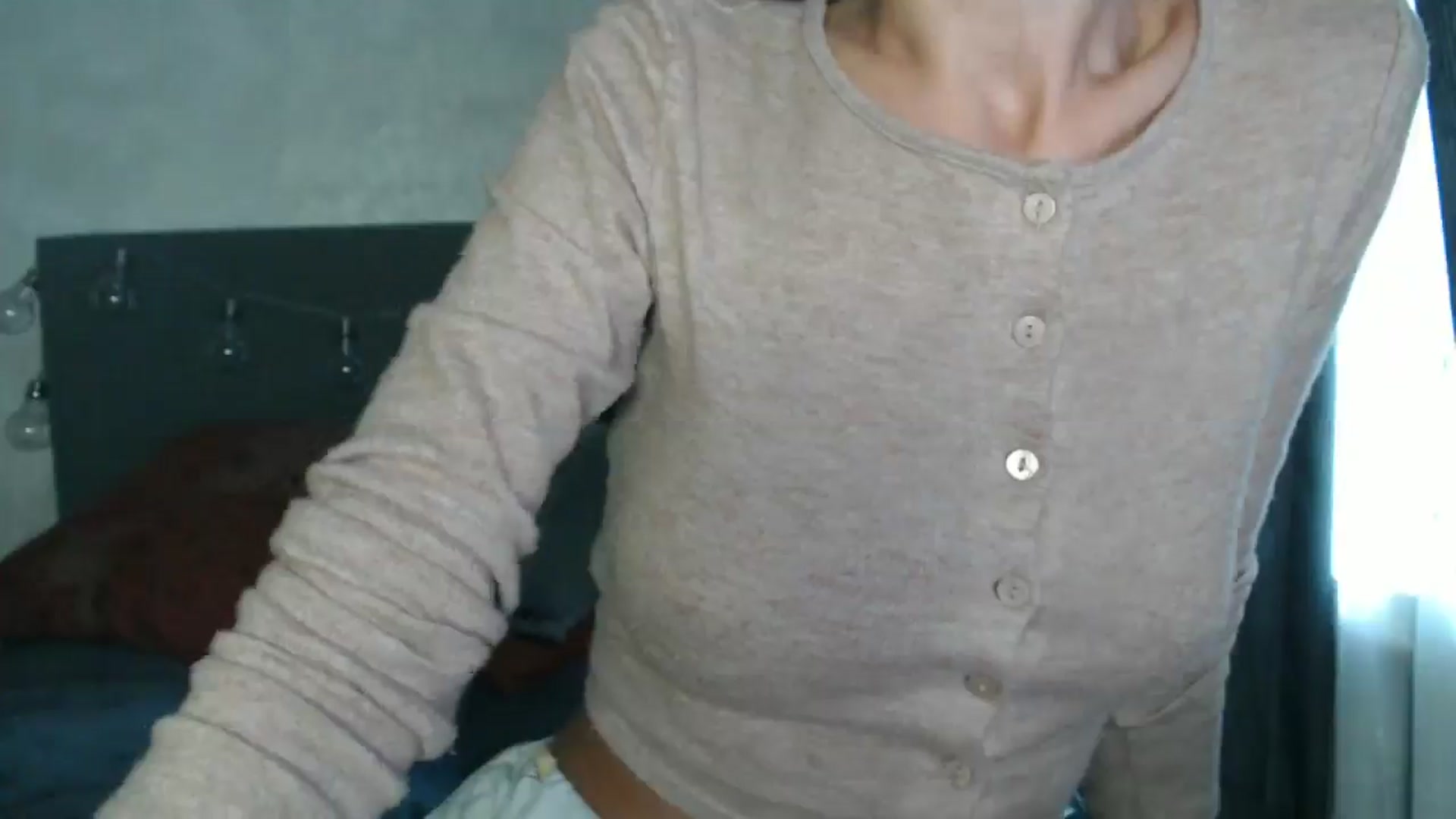 Gallery image thumbnail from Nora_Sweet's myfreecams stream on, 08/29/2024, 09:15 image 17 of 20