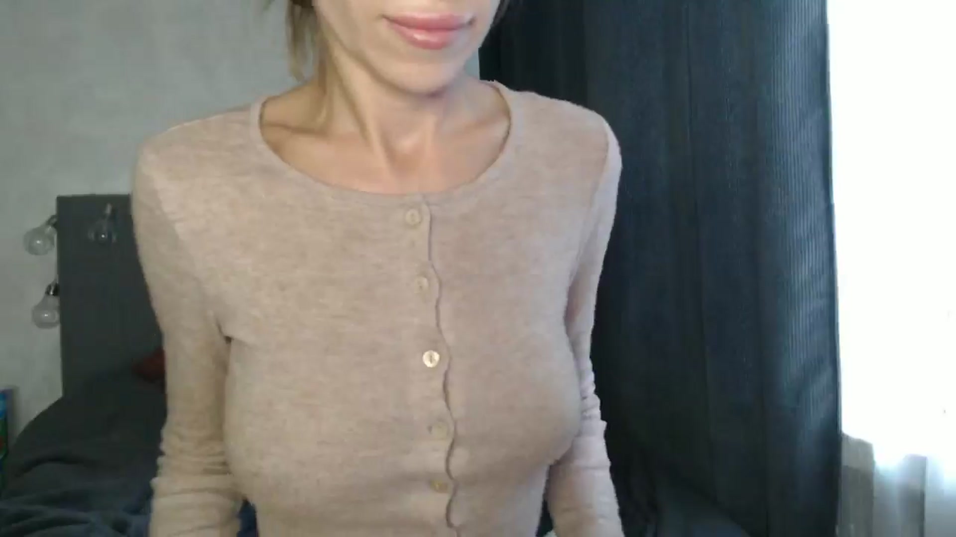 Gallery image thumbnail from Nora_Sweet's myfreecams stream on, 08/30/2024, 11:19 image 17 of 20