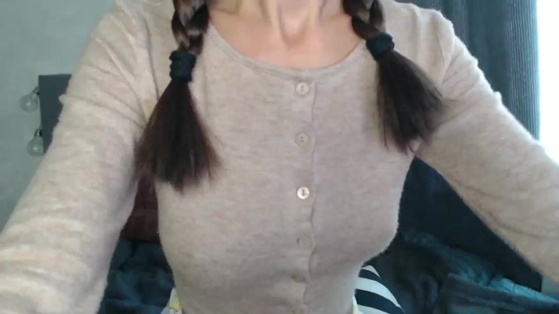Gallery image thumbnail from Nora_Sweet's myfreecams stream on, 09/19/2024, 09:03 image 5 of 20