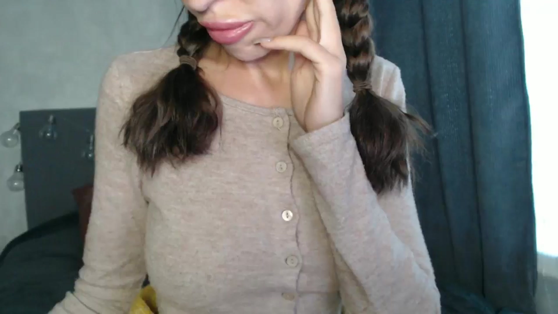 Gallery image thumbnail from Nora_Sweet's myfreecams stream on, 09/25/2024, 11:20 image 18 of 20