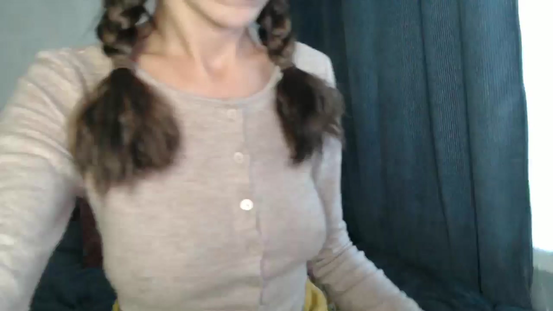 Gallery image thumbnail from Nora_Sweet's myfreecams stream on, 09/25/2024, 11:20 image 11 of 20