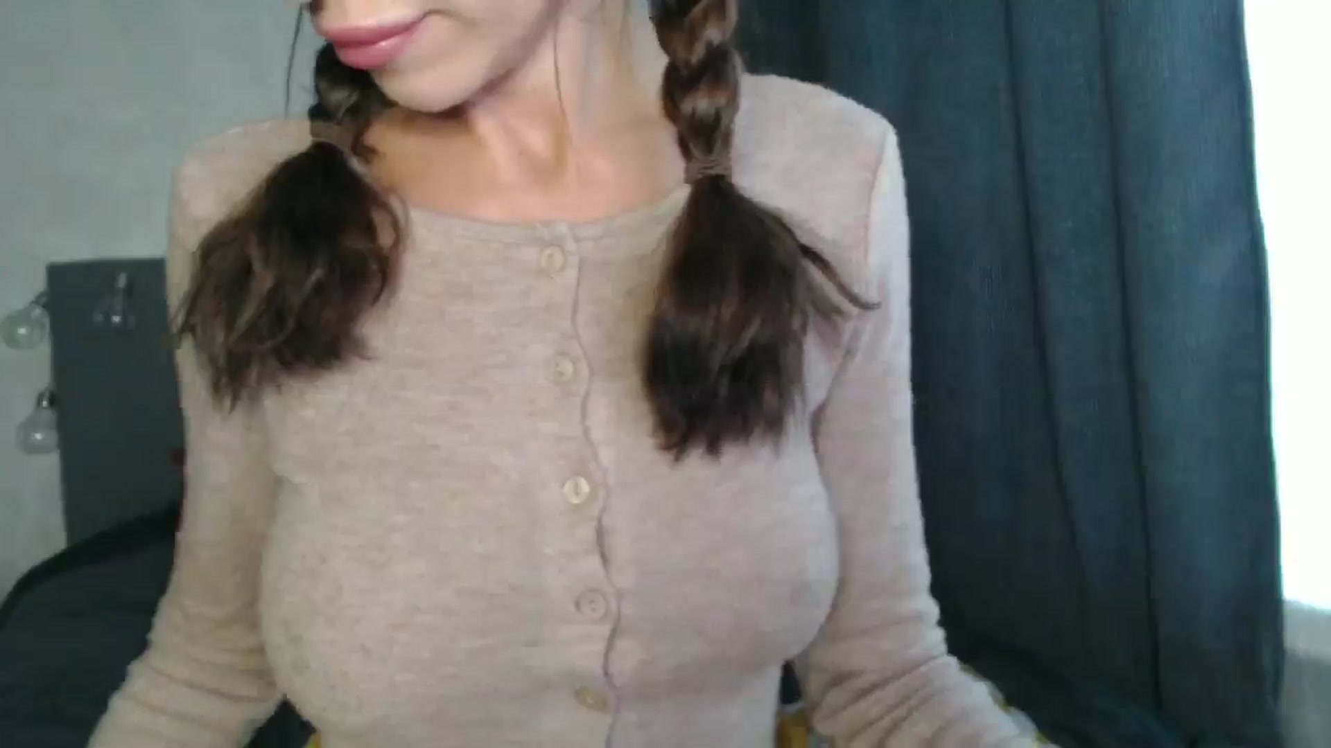 Gallery image thumbnail from Nora_Sweet's myfreecams stream on, 09/25/2024, 11:20 image 13 of 20