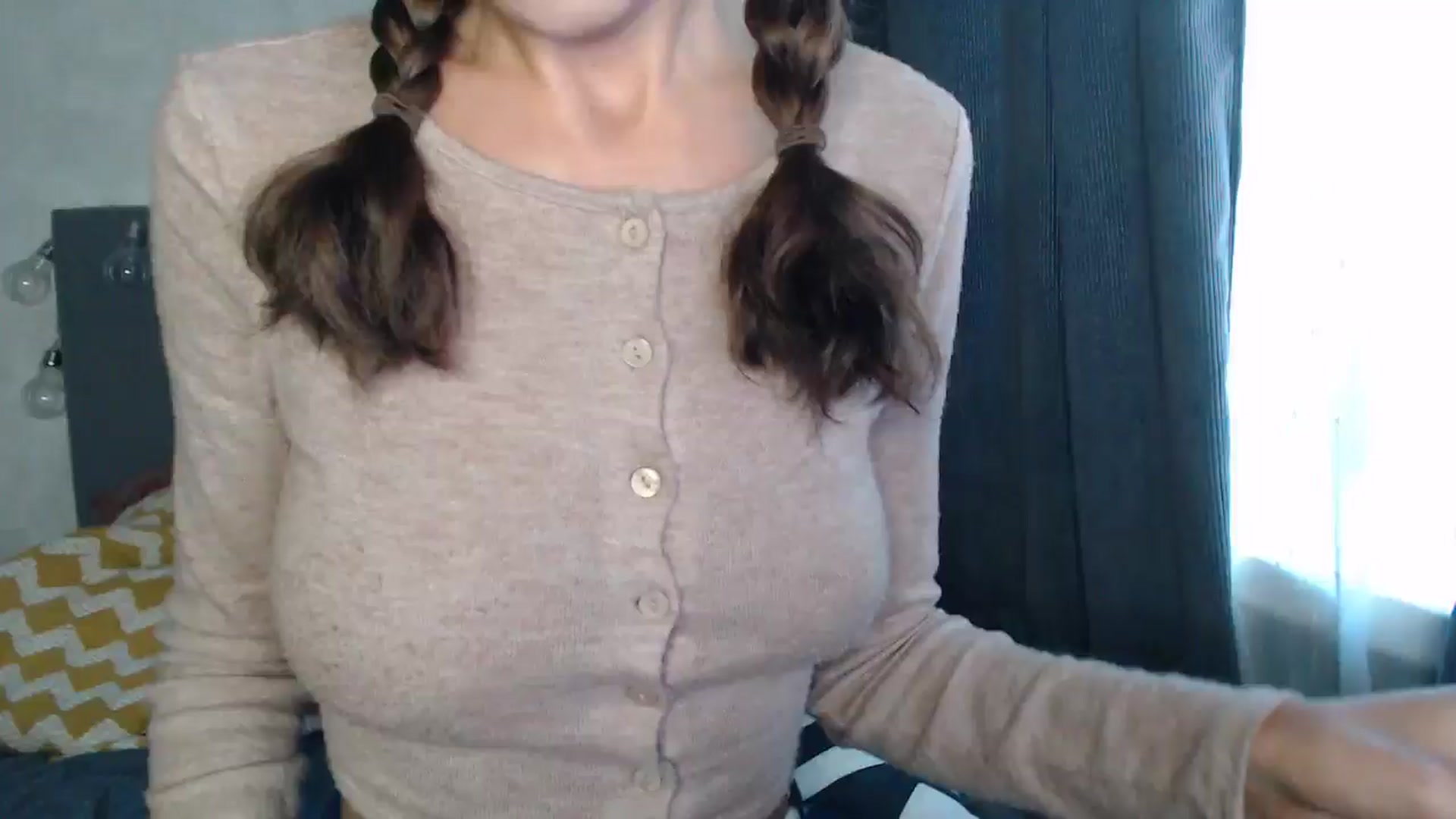 Gallery image thumbnail from Nora_Sweet's myfreecams stream on, 10/02/2024, 11:24 image 15 of 20