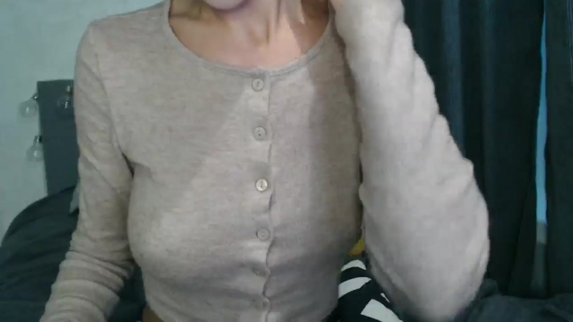 Gallery image thumbnail from Nora_Sweet's myfreecams stream on, 10/07/2024, 11:19 image 16 of 20