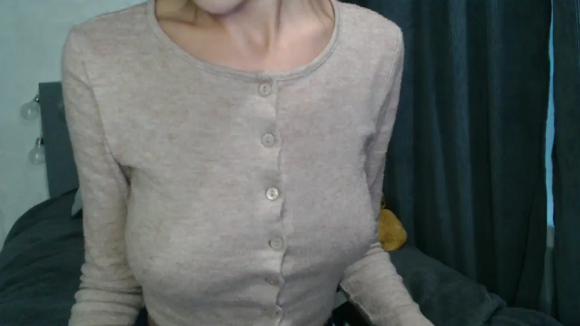 Gallery image thumbnail from Nora_Sweet's myfreecams stream on, 10/07/2024, 11:57 image 5 of 20
