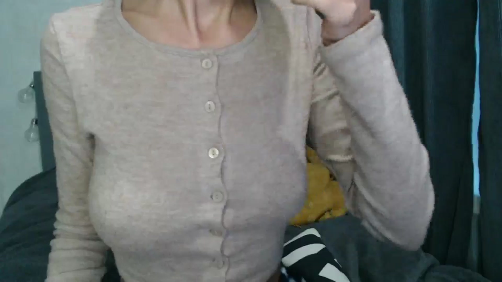 Gallery image thumbnail from Nora_Sweet's myfreecams stream on, 10/07/2024, 11:57 image 6 of 20