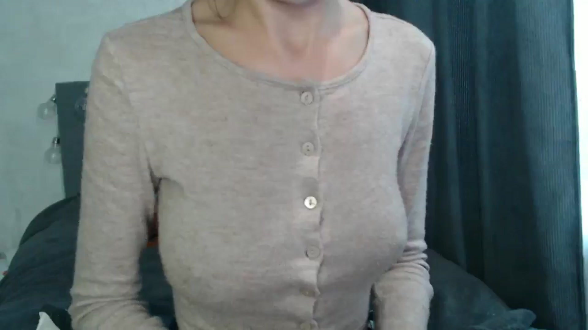 Gallery image thumbnail from Nora_Sweet's myfreecams stream on, 10/08/2024, 12:07 image 2 of 20