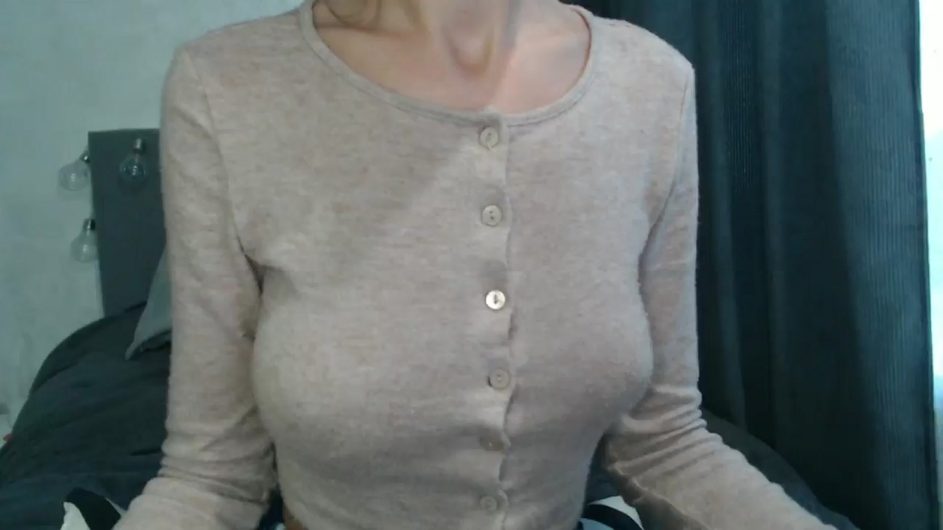 Gallery image thumbnail from Nora_Sweet's myfreecams stream on, 10/08/2024, 12:07 image 5 of 20
