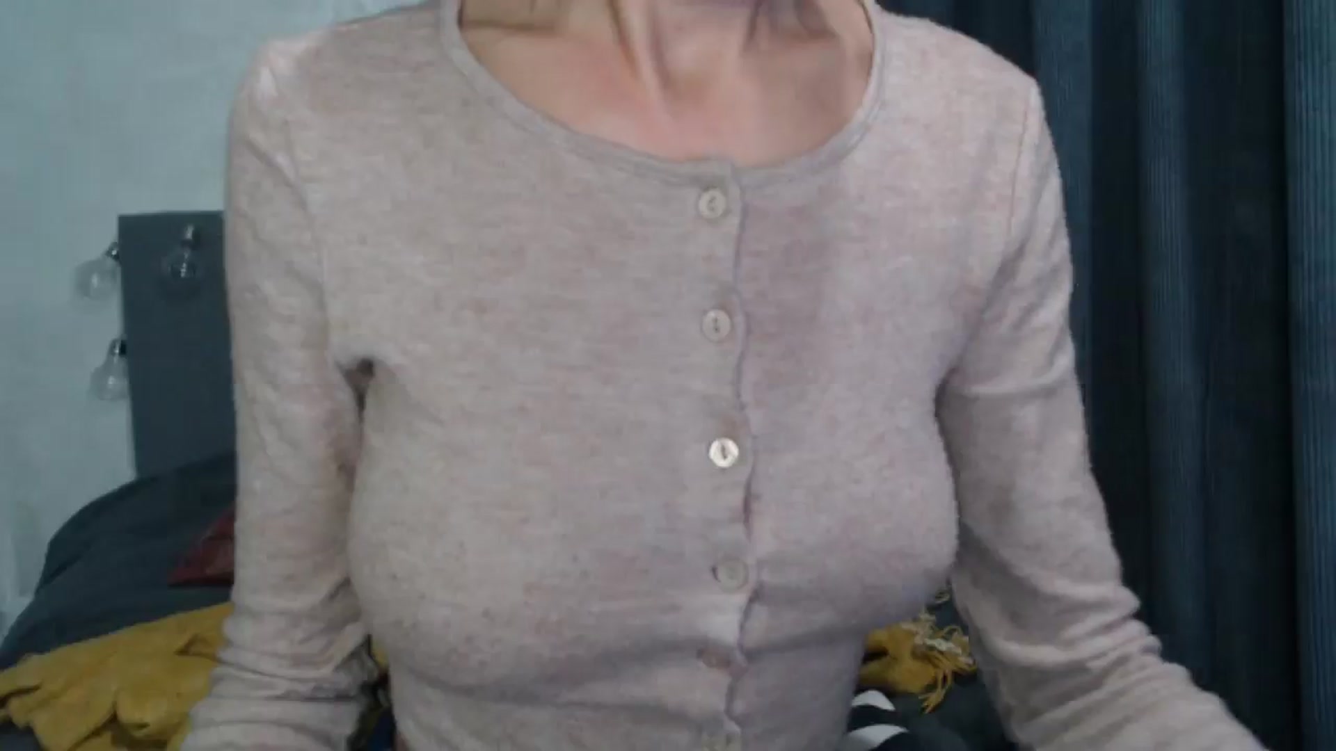 Gallery image thumbnail from Nora_Sweet's myfreecams stream on, 10/13/2024, 15:03 image 4 of 20
