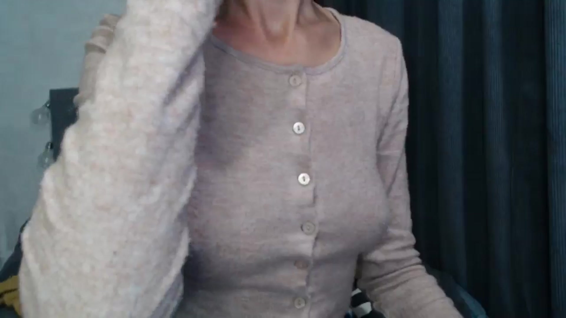 Gallery image thumbnail from Nora_Sweet's myfreecams stream on, 10/13/2024, 15:03 image 8 of 20