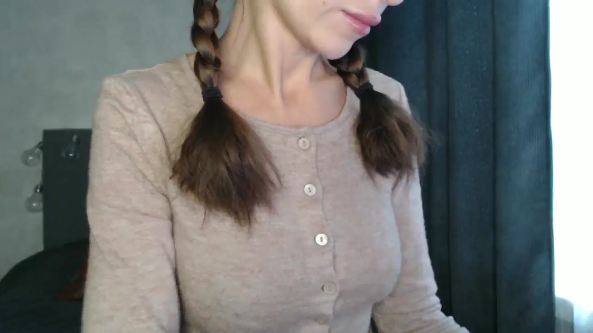 Gallery image thumbnail from Nora_Sweet's myfreecams stream on, 10/14/2024, 09:33 image 14 of 20