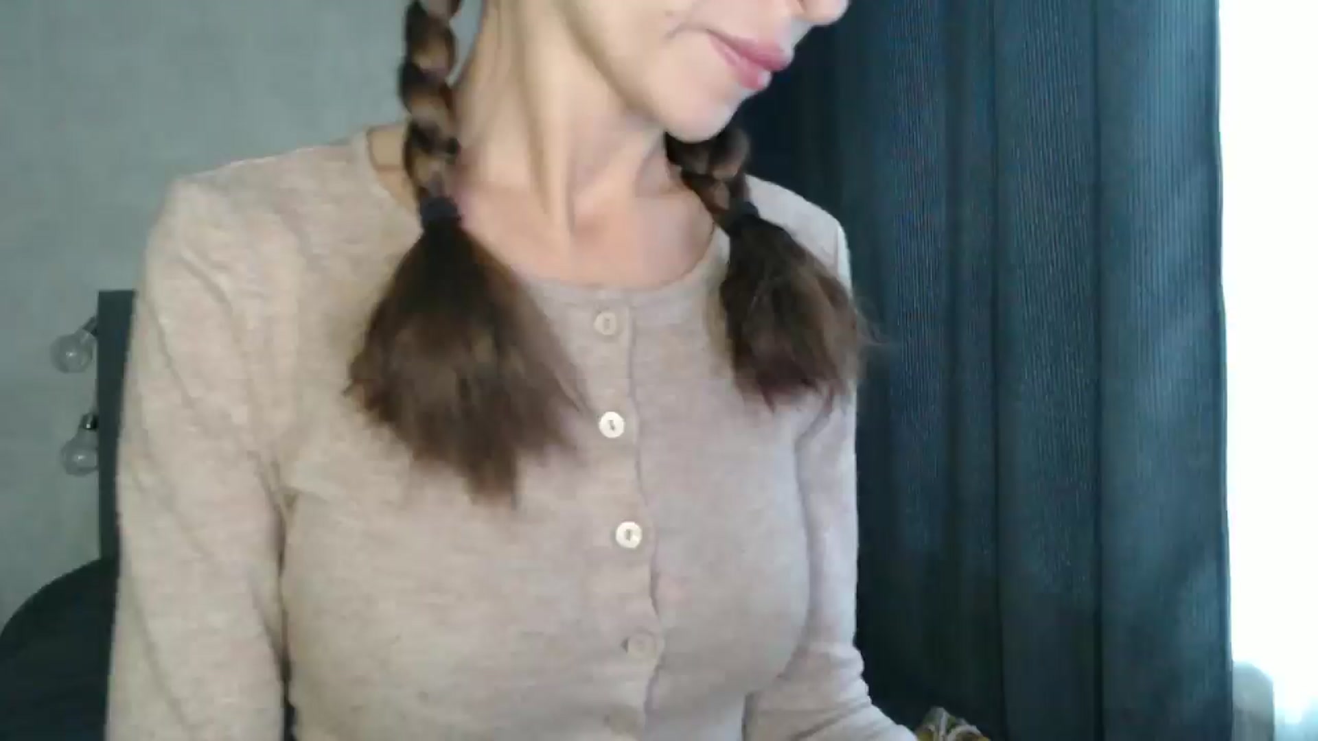 Gallery image thumbnail from Nora_Sweet's myfreecams stream on, 10/14/2024, 09:33 image 10 of 20