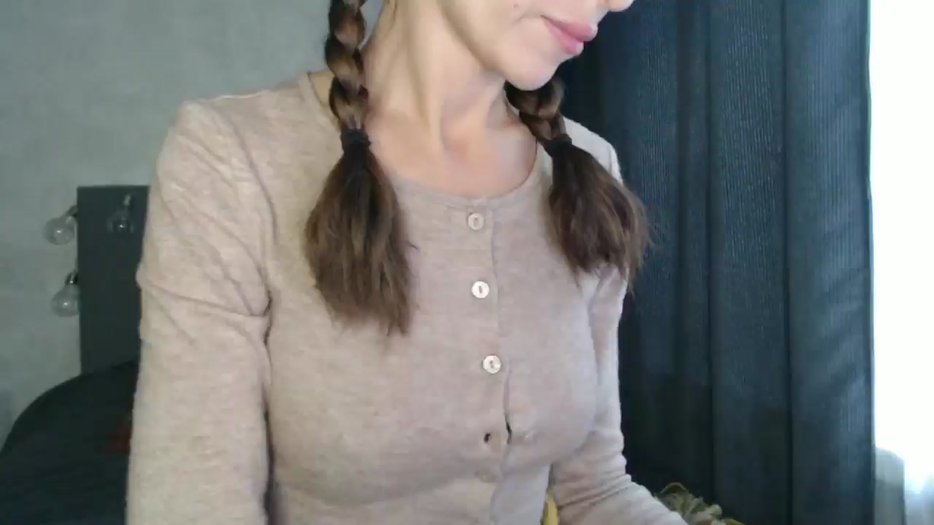 Gallery image thumbnail from Nora_Sweet's myfreecams stream on, 10/14/2024, 10:25 image 8 of 20