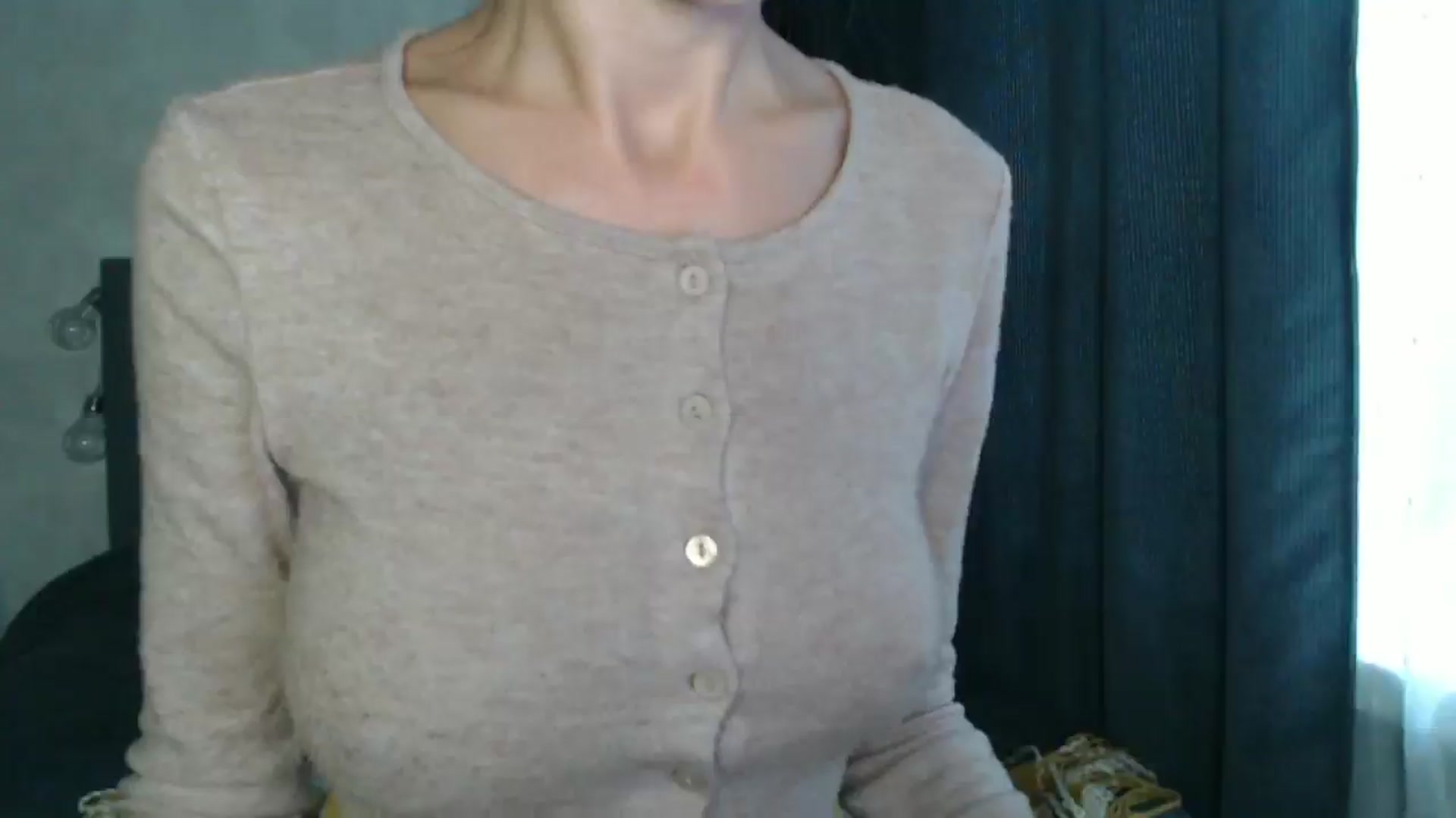 Gallery image thumbnail from Nora_Sweet's myfreecams stream on, 10/14/2024, 12:46 image 4 of 20