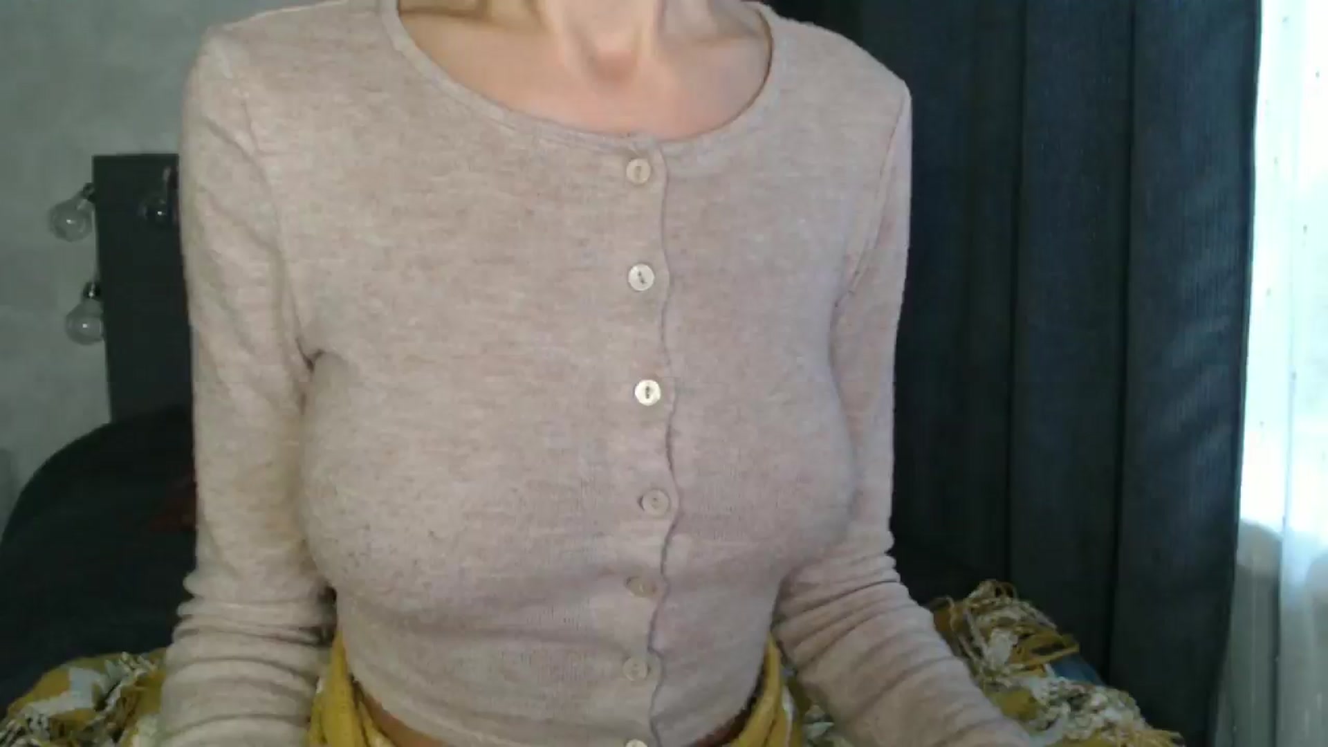 Gallery image thumbnail from Nora_Sweet's myfreecams stream on, 10/14/2024, 12:46 image 8 of 20