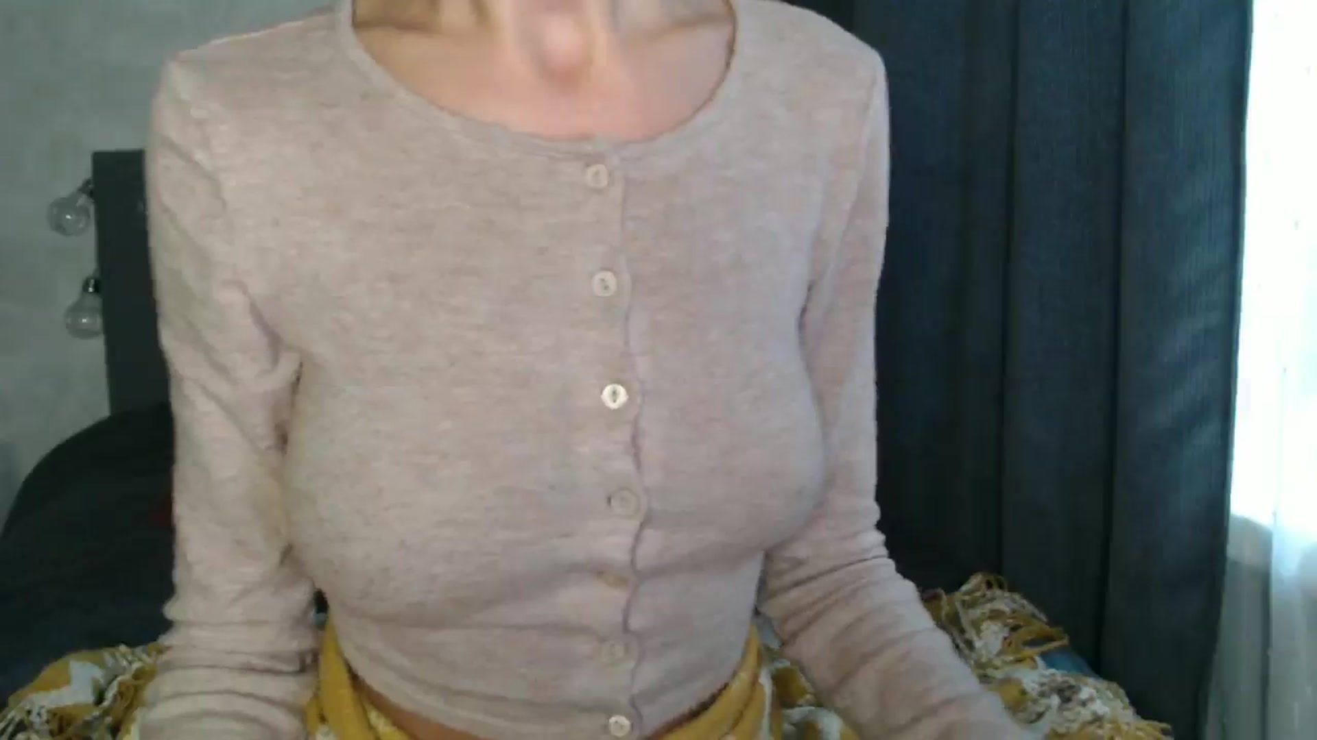 Gallery image thumbnail from Nora_Sweet's myfreecams stream on, 10/14/2024, 12:46 image 7 of 20