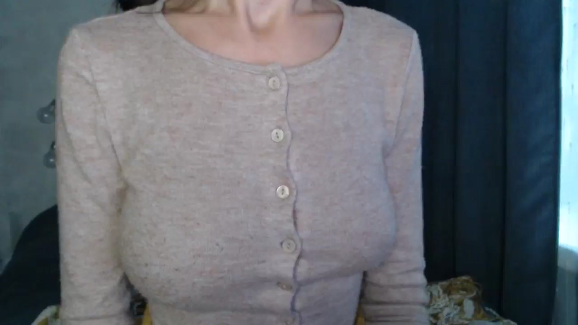Gallery image thumbnail from Nora_Sweet's myfreecams stream on, 10/15/2024, 09:27 image 8 of 20