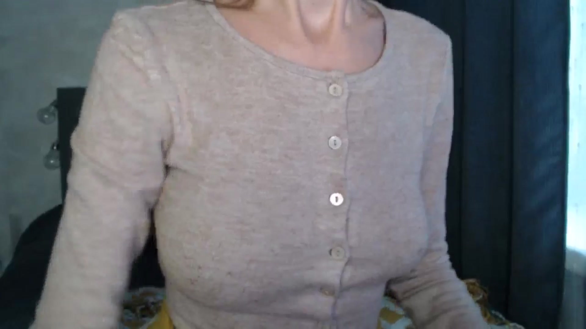 Gallery image thumbnail from Nora_Sweet's myfreecams stream on, 10/15/2024, 09:27 image 6 of 20
