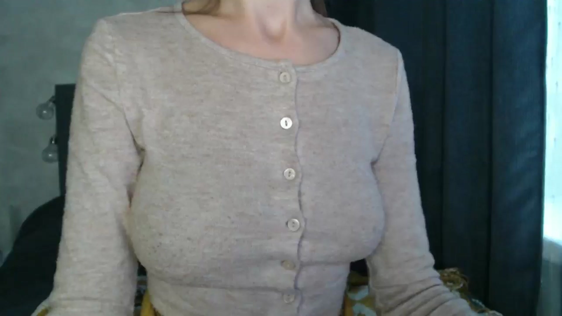 Gallery image thumbnail from Nora_Sweet's myfreecams stream on, 10/15/2024, 09:27 image 9 of 20