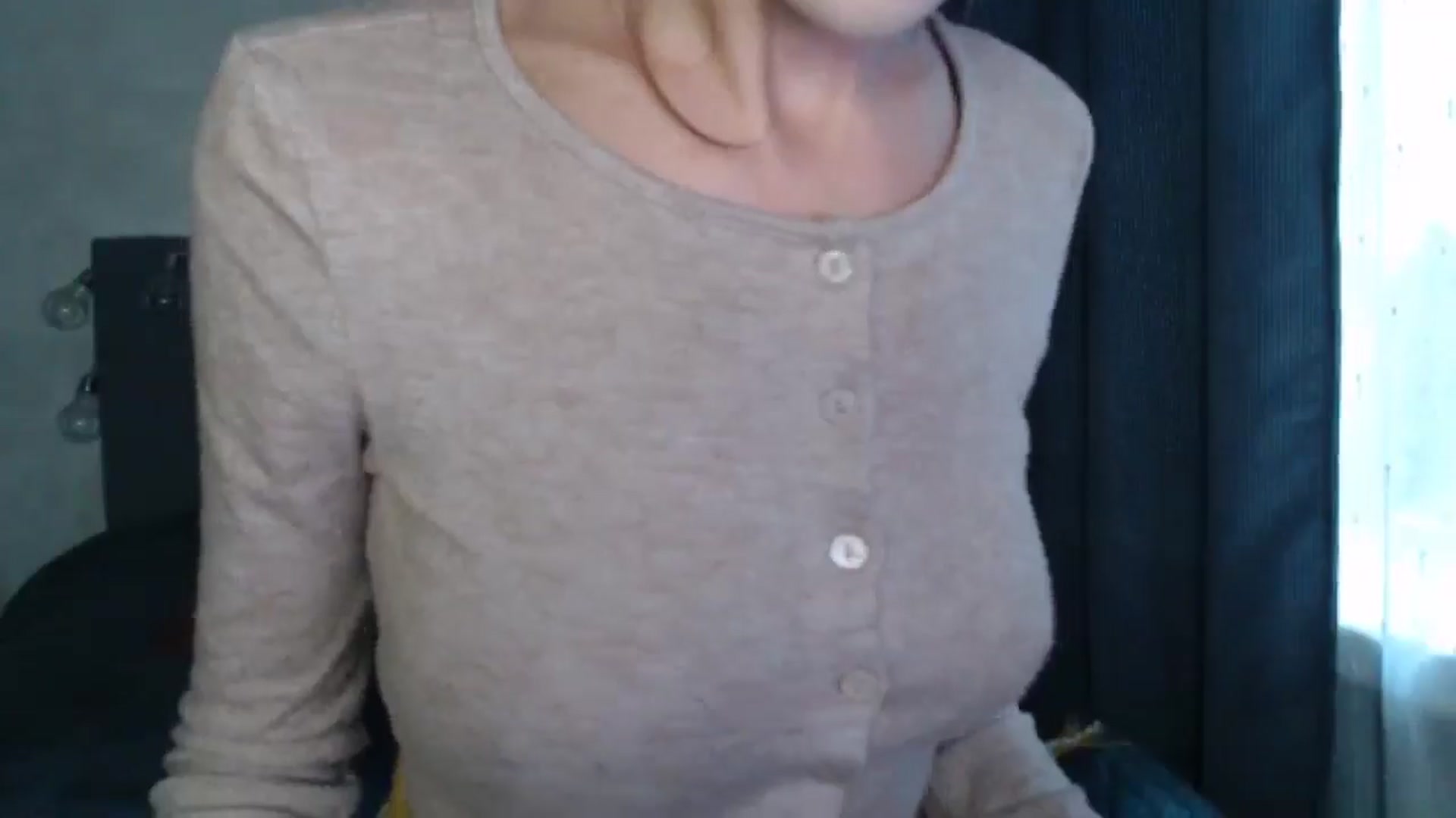 Gallery image thumbnail from Nora_Sweet's myfreecams stream on, 10/16/2024, 11:57 image 4 of 20