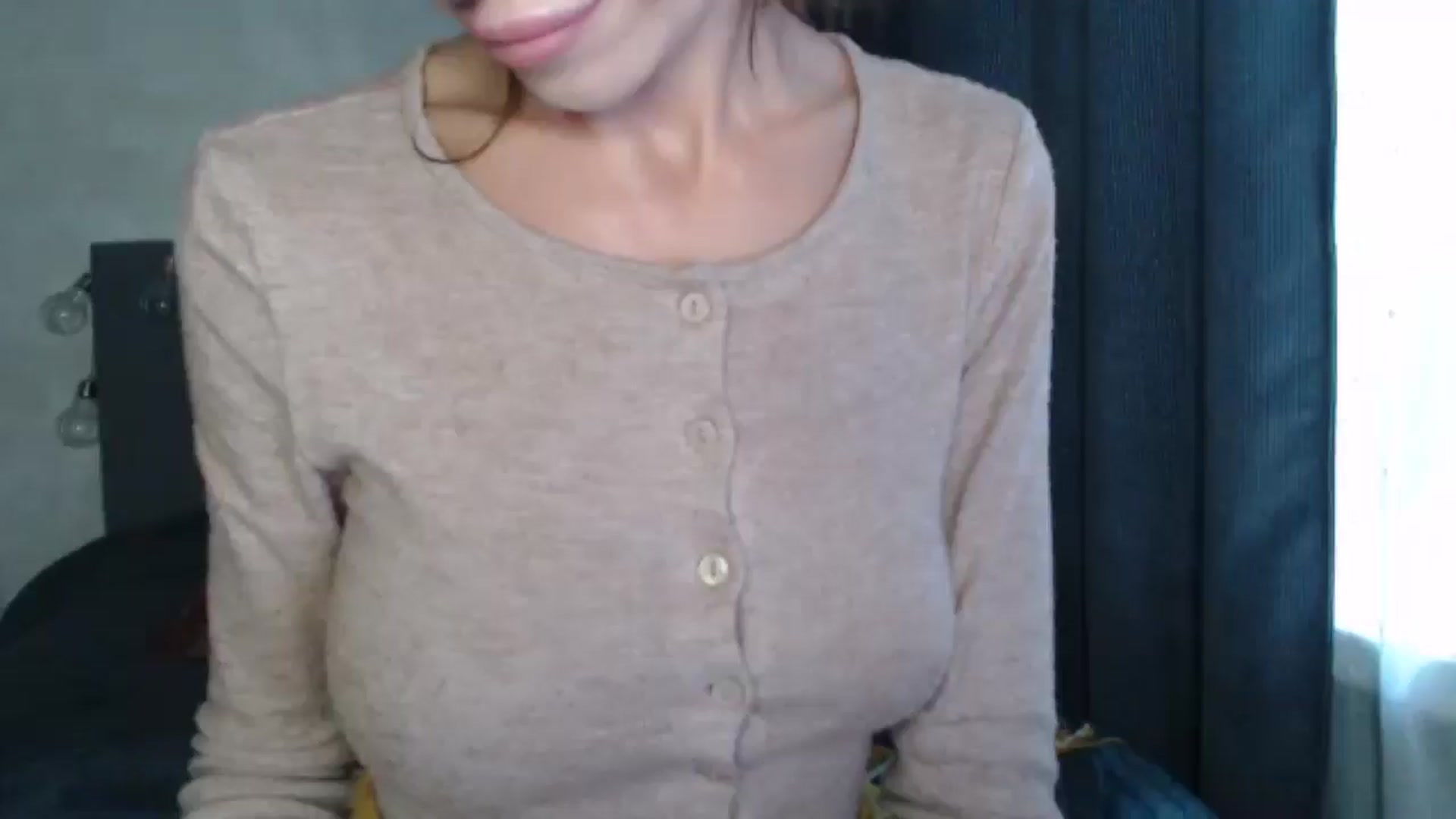 Gallery image thumbnail from Nora_Sweet's myfreecams stream on, 10/16/2024, 11:57 image 14 of 20