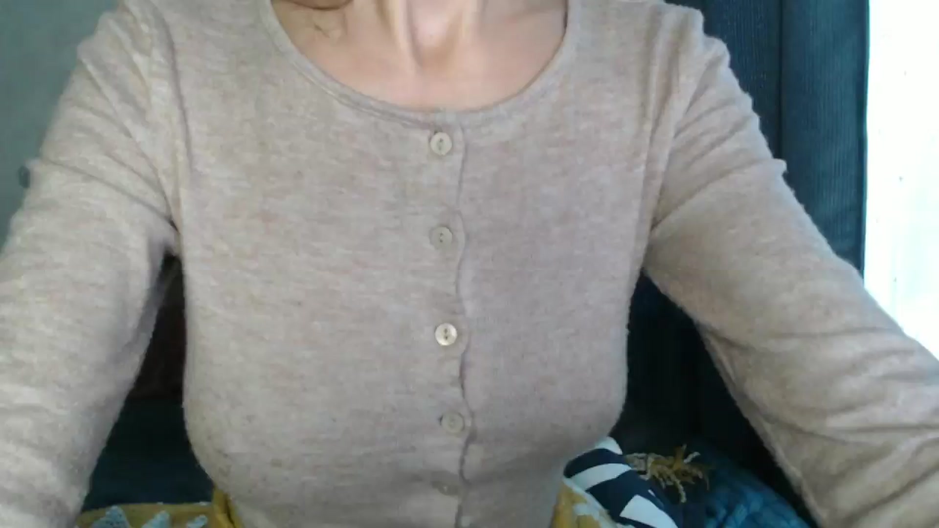Gallery image thumbnail from Nora_Sweet's myfreecams stream on, 10/16/2024, 12:50 image 15 of 20
