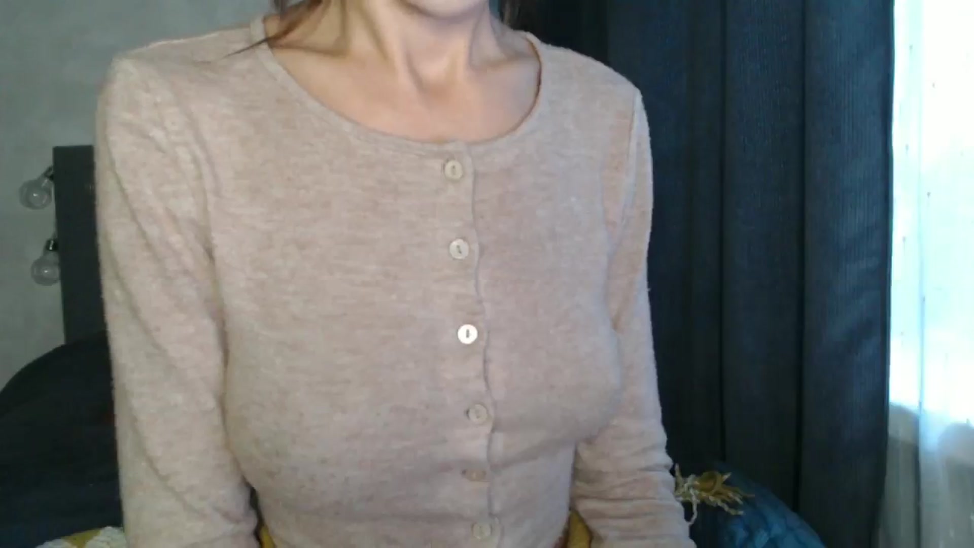 Gallery image thumbnail from Nora_Sweet's myfreecams stream on, 10/16/2024, 12:50 image 9 of 20