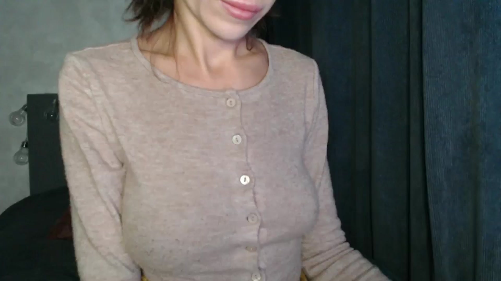 Gallery image thumbnail from Nora_Sweet's myfreecams stream on, 10/16/2024, 14:06 image 3 of 20