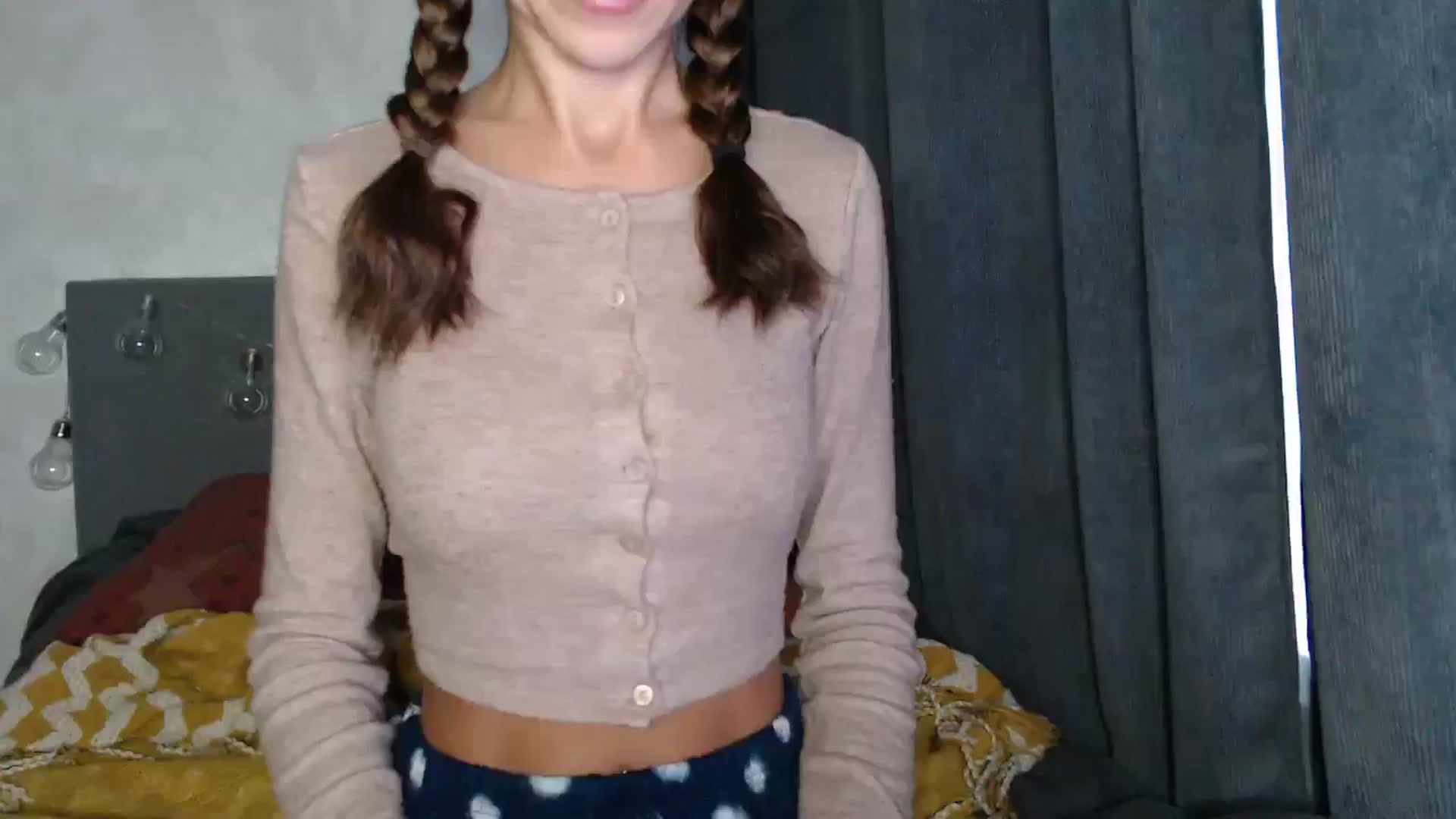 Gallery image thumbnail from Nora_Sweet's myfreecams stream on, 10/17/2024, 10:43 image 17 of 20