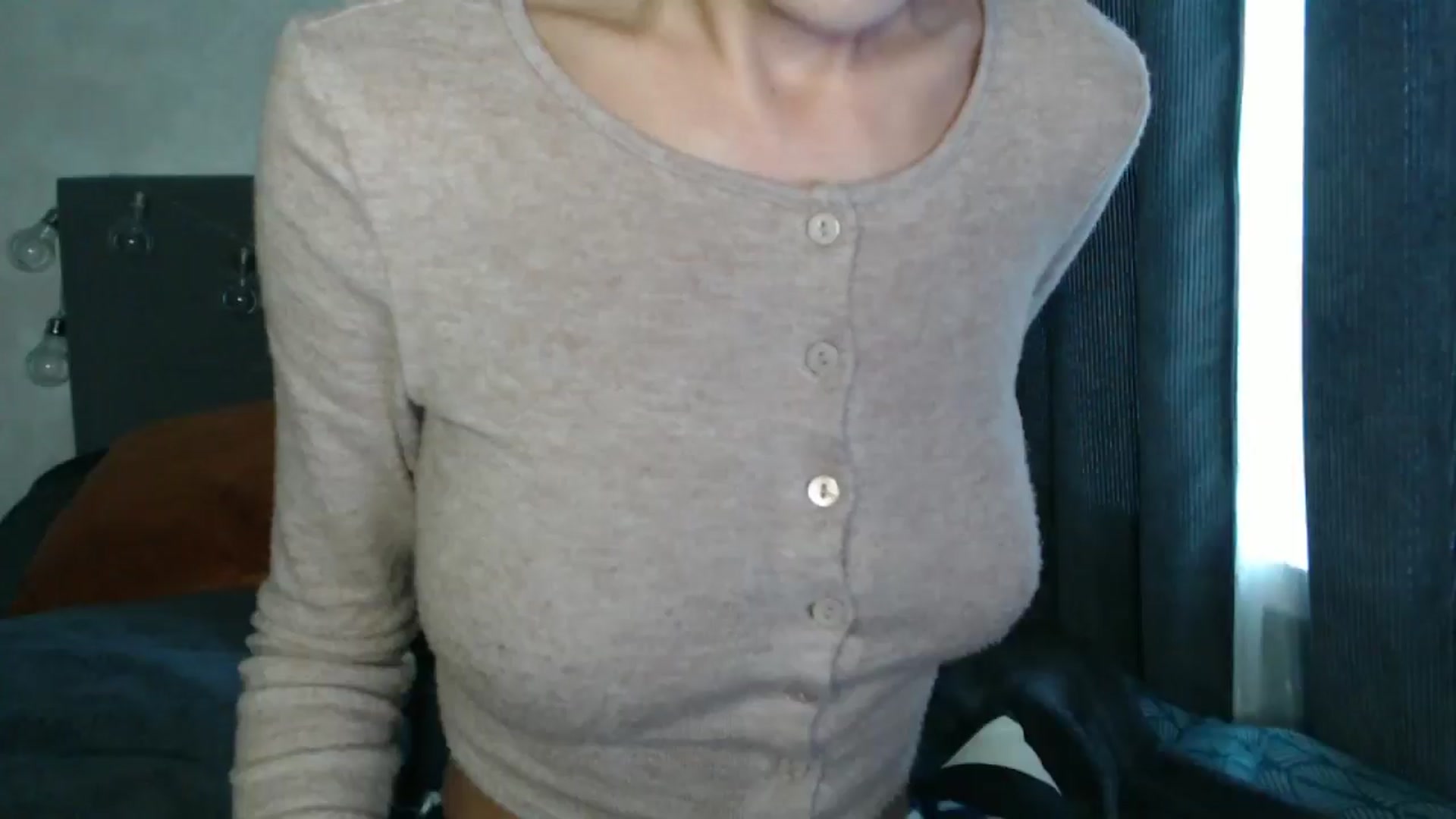 Gallery image thumbnail from Nora_Sweet's myfreecams stream on, 10/18/2024, 08:57 image 16 of 20