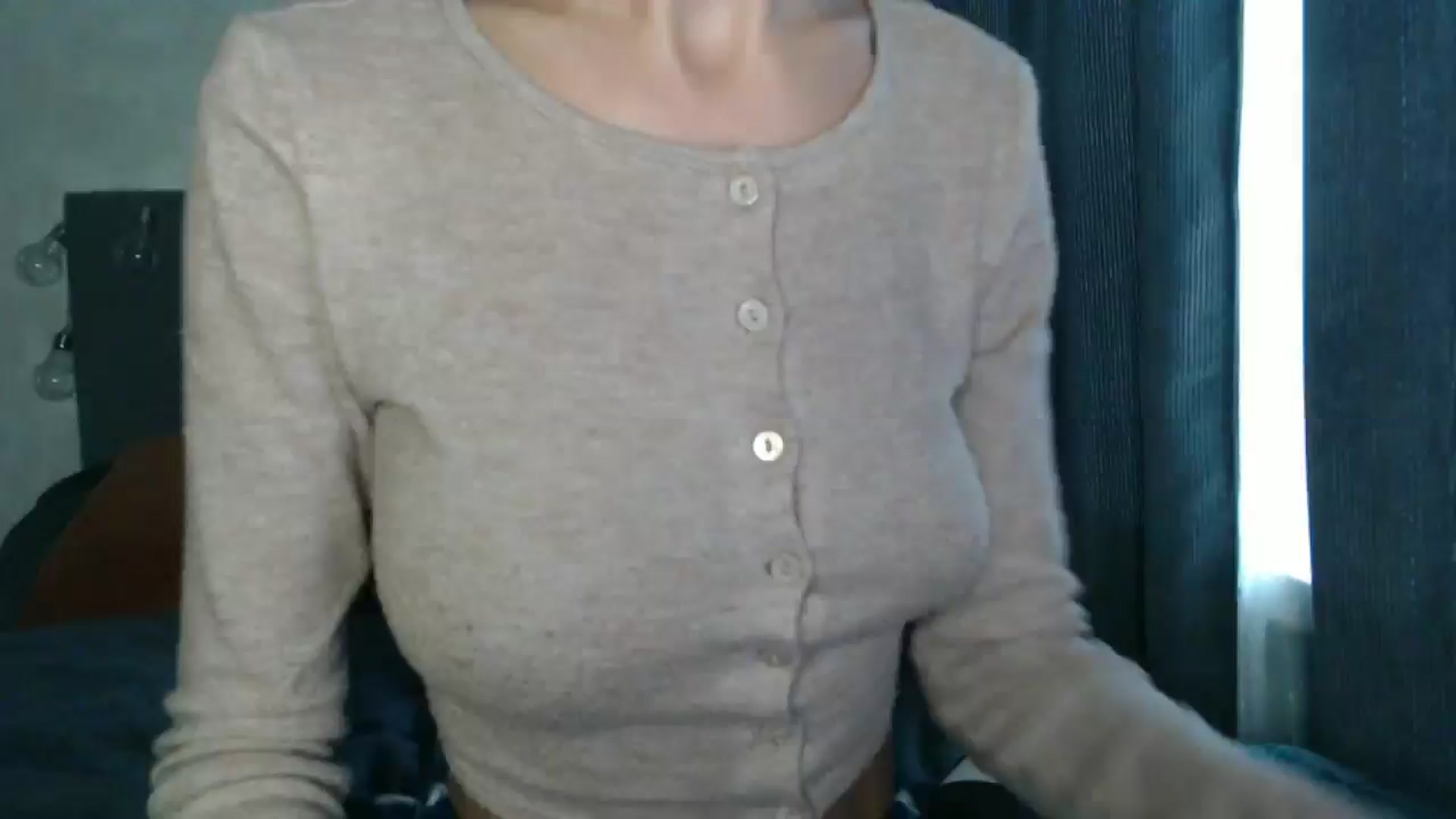 Gallery image thumbnail from Nora_Sweet's myfreecams stream on, 10/18/2024, 08:57 image 18 of 20