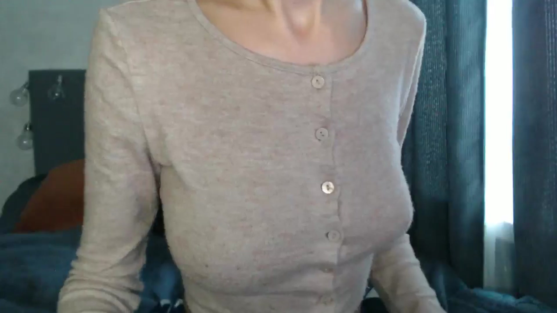 Gallery image thumbnail from Nora_Sweet's myfreecams stream on, 10/18/2024, 08:57 image 4 of 20