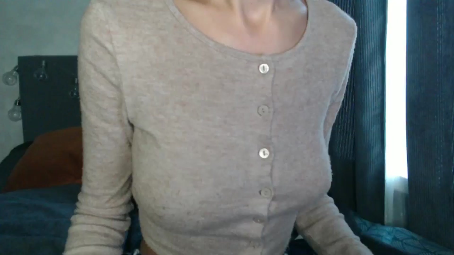 Gallery image thumbnail from Nora_Sweet's myfreecams stream on, 10/18/2024, 08:57 image 11 of 20