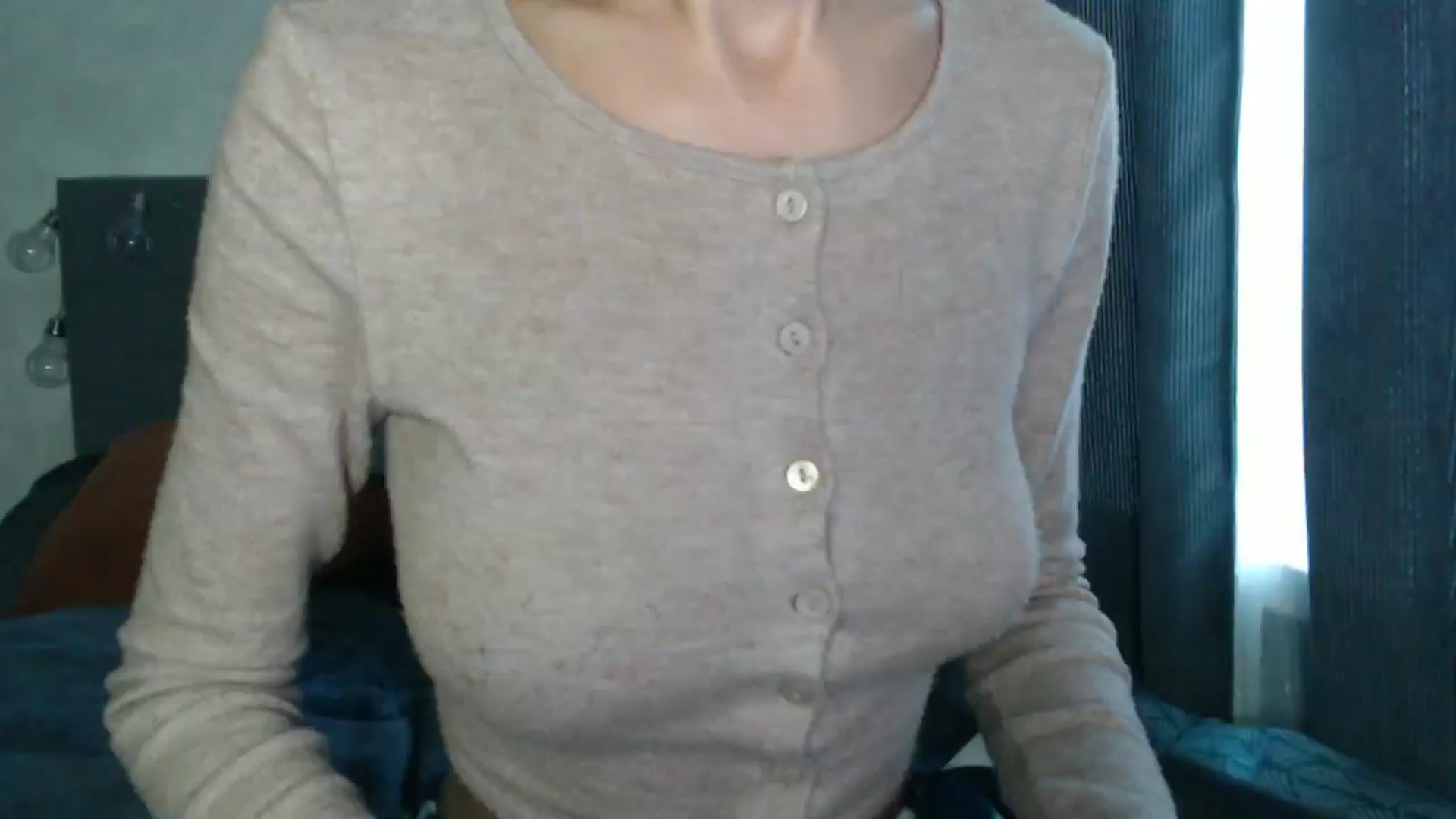 Gallery image thumbnail from Nora_Sweet's myfreecams stream on, 10/18/2024, 08:57 image 10 of 20