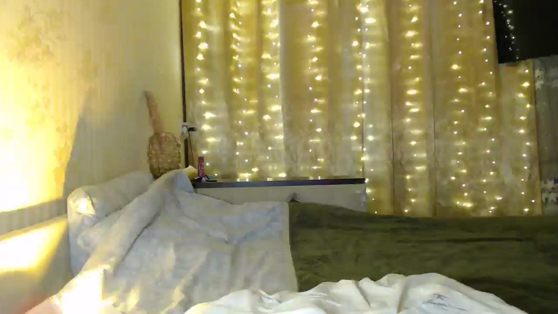 Gallery image thumbnail from Nora_Sweet's myfreecams stream on, 12/16/2024, 13:06 image 17 of 20
