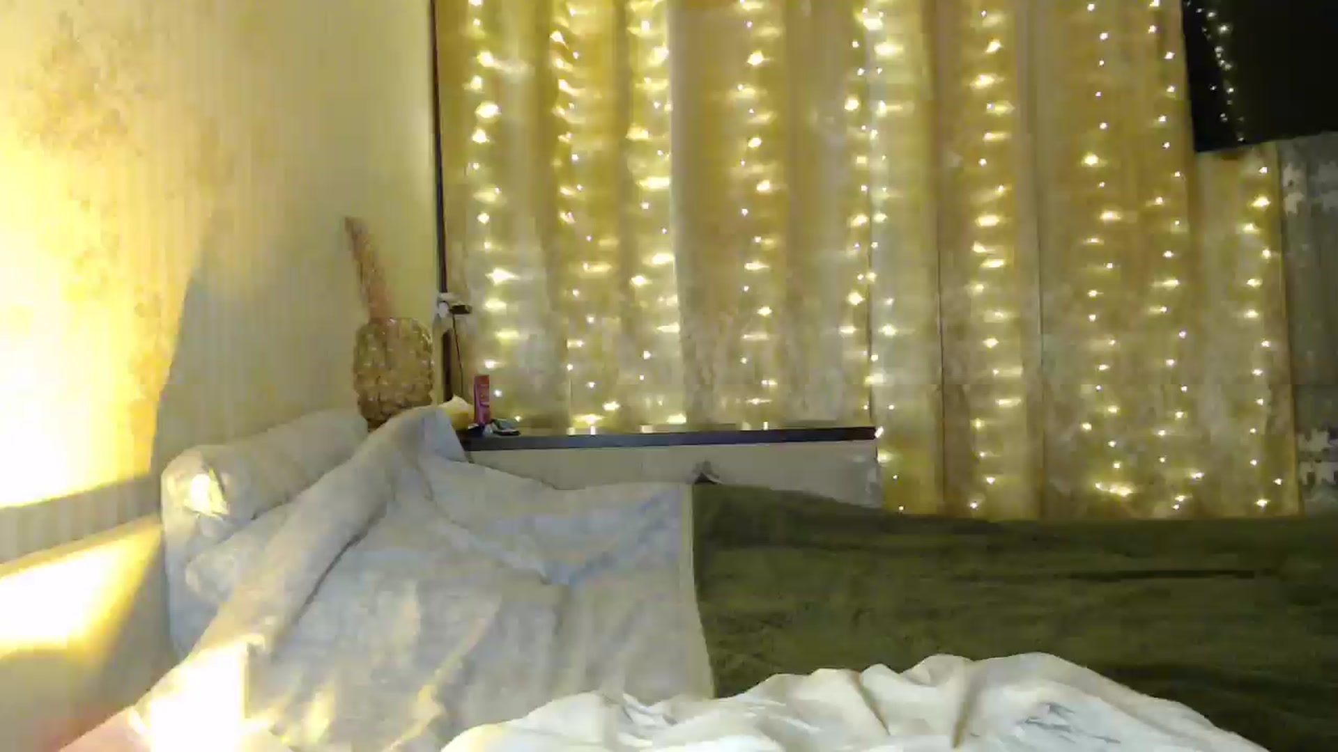 Gallery image thumbnail from Nora_Sweet's myfreecams stream on, 12/16/2024, 13:06 image 18 of 20