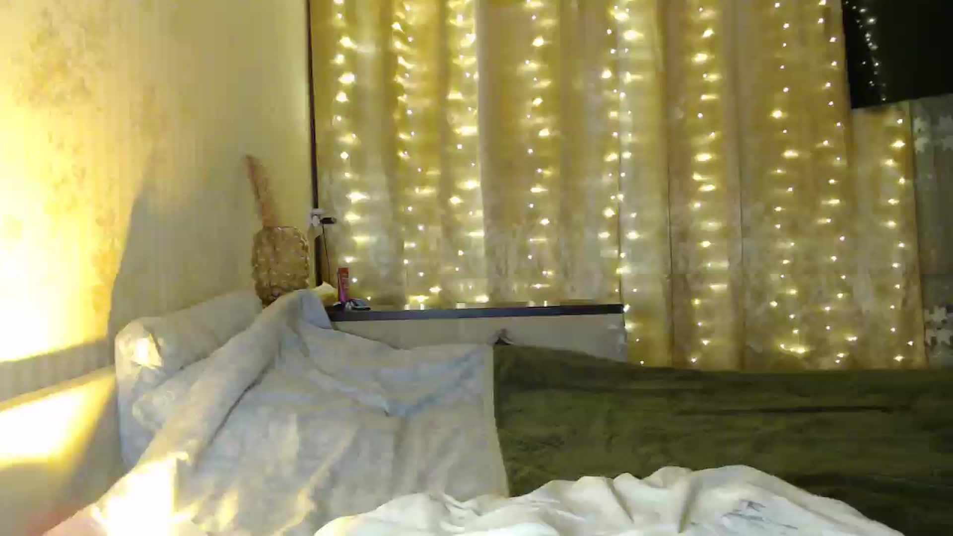 Gallery image thumbnail from Nora_Sweet's myfreecams stream on, 12/16/2024, 13:06 image 19 of 20