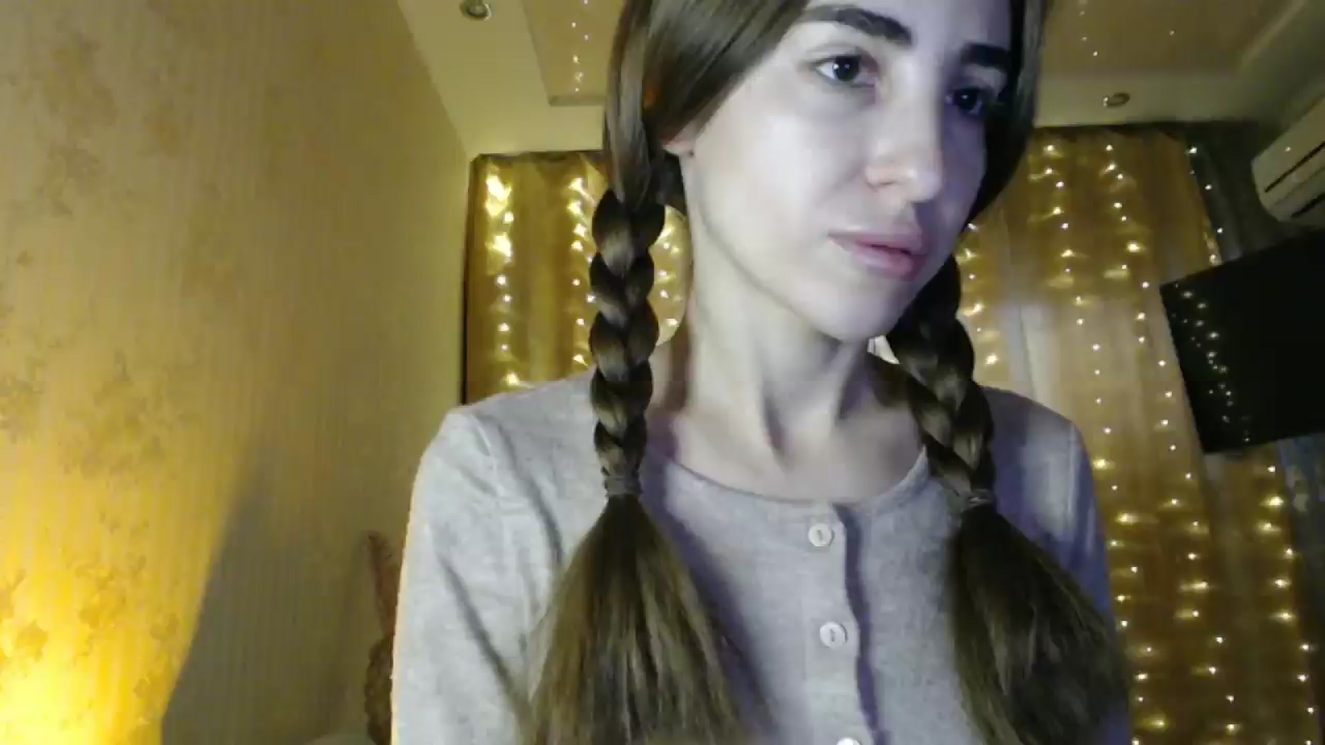 Gallery image thumbnail from Nora_Sweet's myfreecams stream on, 12/18/2024, 08:56 image 16 of 20