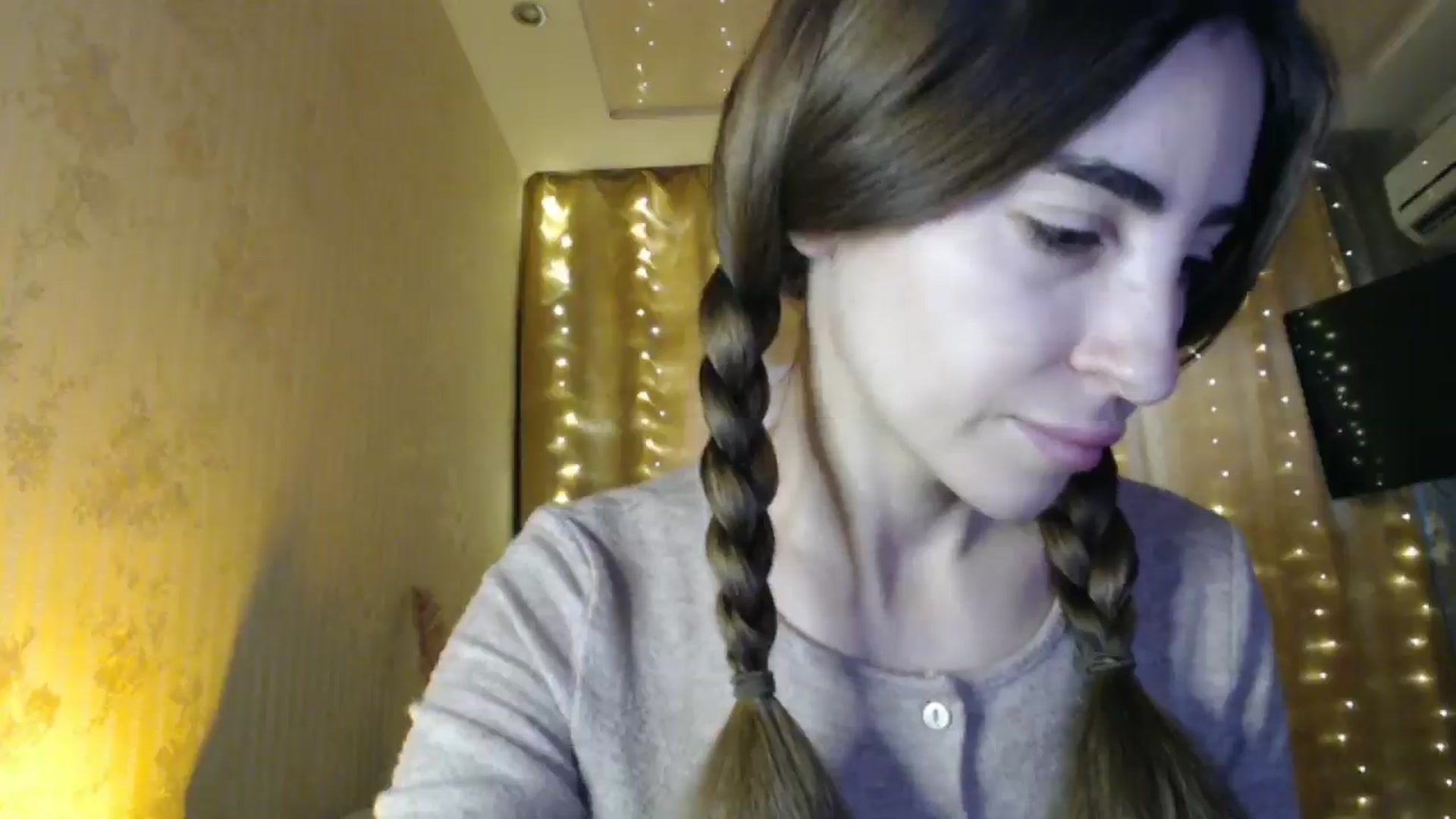 Gallery image thumbnail from Nora_Sweet's myfreecams stream on, 12/18/2024, 09:14 image 8 of 20